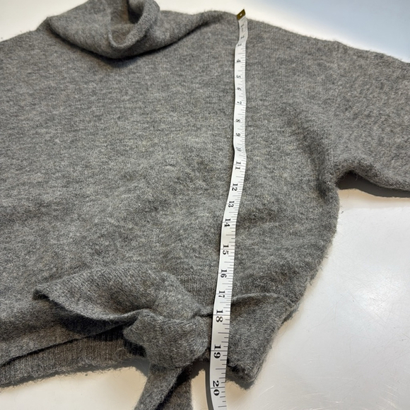 Aritzia Lorin Sweater Grey Size Small - Picture 9 of 9